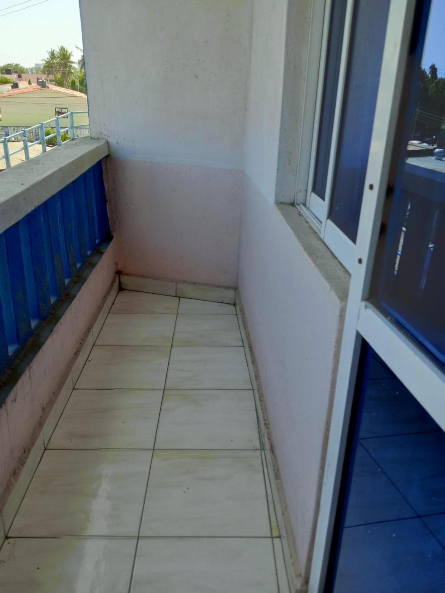 Checkpoint Inn Hotel, Mombassa Buitenkant foto