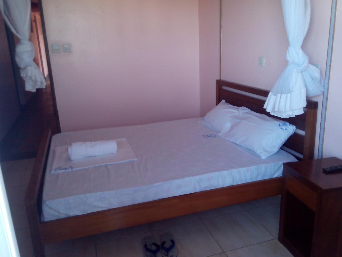 Checkpoint Inn Hotel, Mombassa Buitenkant foto